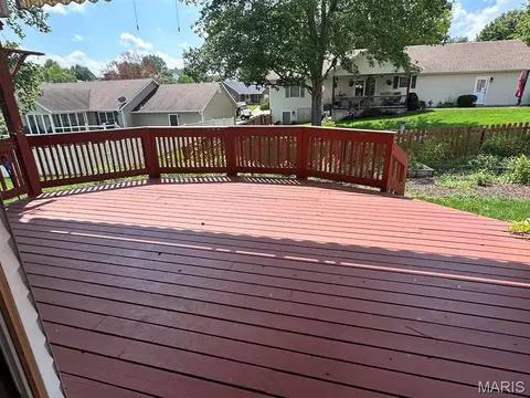 Exterior - 4 Grayson Ridge Dr, Washington, MO 63090 photo 3 of 17