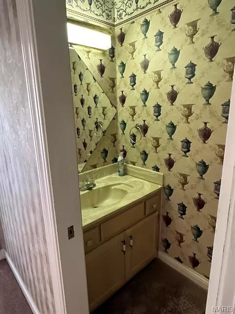 Bath - 4 Grayson Ridge Dr, Washington, MO 63090 photo 3 of 5
