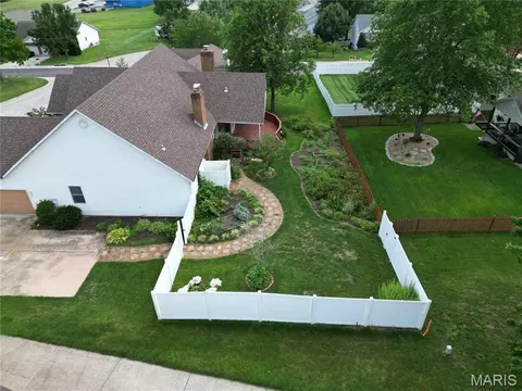 Exterior - 4 Grayson Ridge Dr, Washington, MO 63090 photo 9 of 17