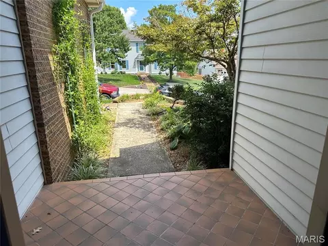Exterior - 4 Grayson Ridge Dr, Washington, MO 63090 photo 2 of 17