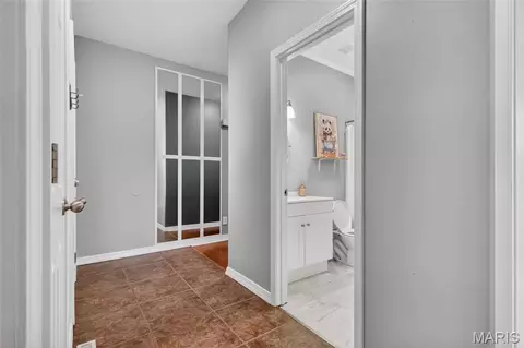 Entry Way - 115 Birchtree Cir, Saint Robert, MO 65584 photo 3 of 5