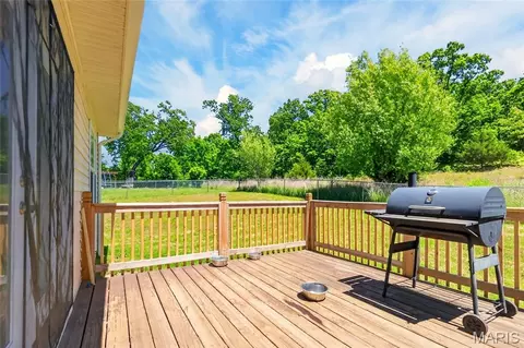 Exterior - 115 Birchtree Cir, Saint Robert, MO 65584 photo 3 of 8