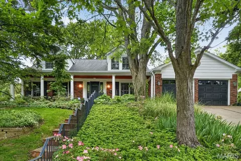 816 Bridlebrook Ln, Kirkwood, MO 63122