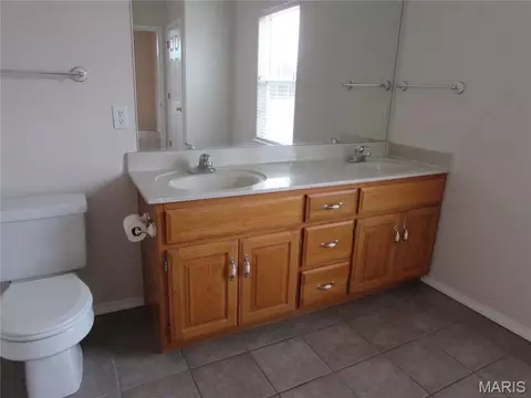 Bath - 16910 Limestone Ln, Dixon, MO 65459 photo 2 of 4