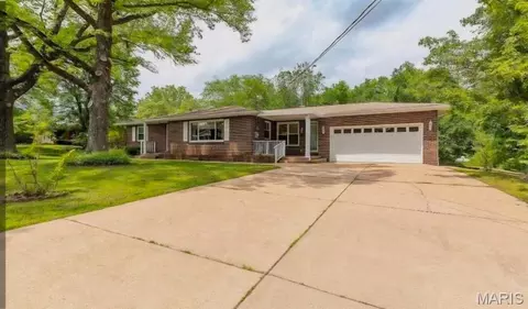 11771 Kingston Dr, Festus, MO 63028