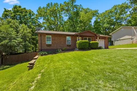 Exterior - 112 Willow Dr, Eureka, MO 63025 photo 1 of 12