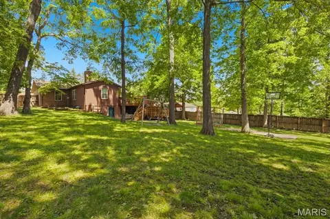 Exterior - 112 Willow Dr, Eureka, MO 63025 photo 5 of 12