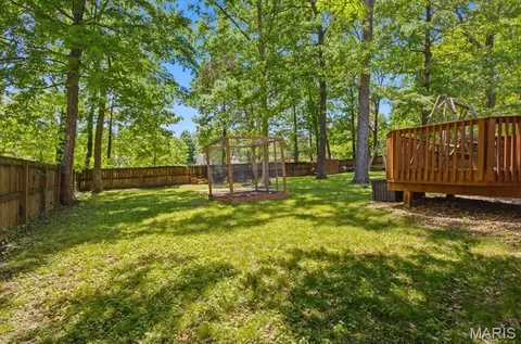Exterior - 112 Willow Dr, Eureka, MO 63025 photo 4 of 12