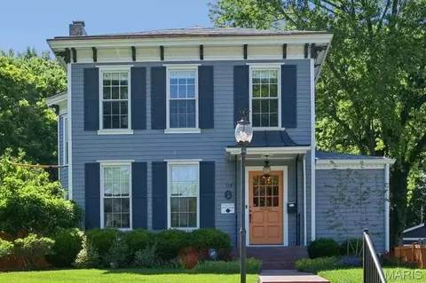 119 S Gore Ave, Saint Louis, MO 63119