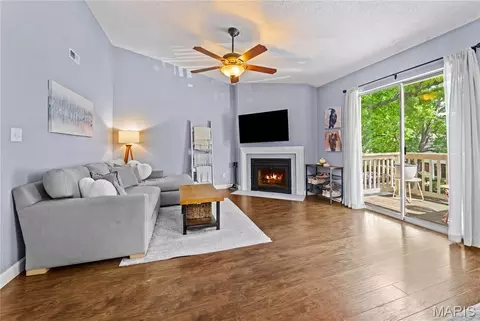9125 N Swan Cir, Brentwood, MO 63144