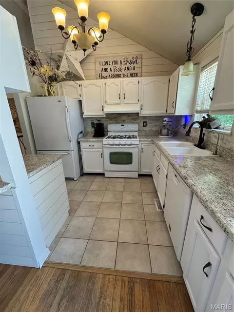 Kitchen - 1018 Sara Jane Ln, Saint Clair, MO 63077 photo 3 of 3