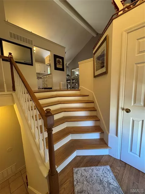 Entry Way - 1018 Sara Jane Ln, Saint Clair, MO 63077 photo 2 of 4