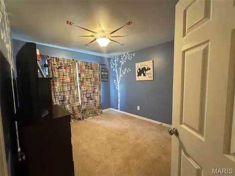 Bedroom - 1018 Sara Jane Ln, Saint Clair, MO 63077 photo 3 of 6
