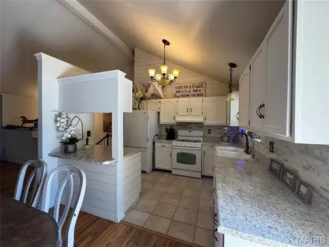 Kitchen - 1018 Sara Jane Ln, Saint Clair, MO 63077 photo 2 of 3