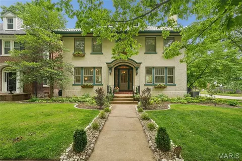 6650 Waterman Ave, University City, MO 63130
