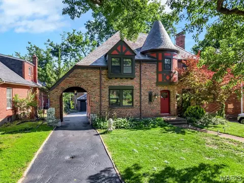 7312 Ravinia Dr, Saint Louis, MO 63121