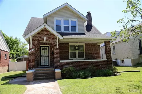6772 Bartmer Ave, University City, MO 63130