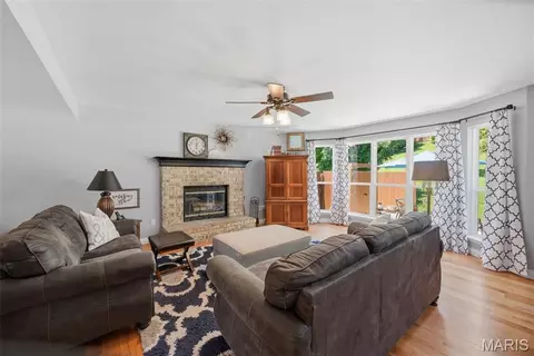 329 Gateford Dr, Ballwin, MO 63021 photo 9