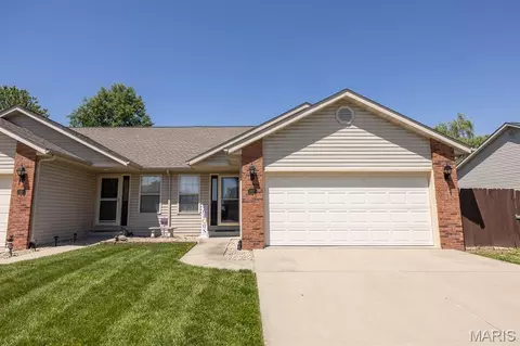 10926 Kentfield Dr, Lebanon, IL 62254