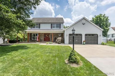 1729 Seminole Ln, Godfrey, IL 62035
