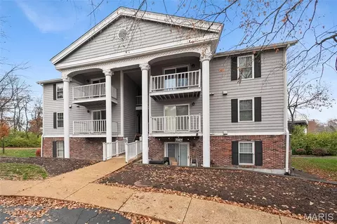 12800 Portulaca Dr #F, Saint Louis, MO 63146
