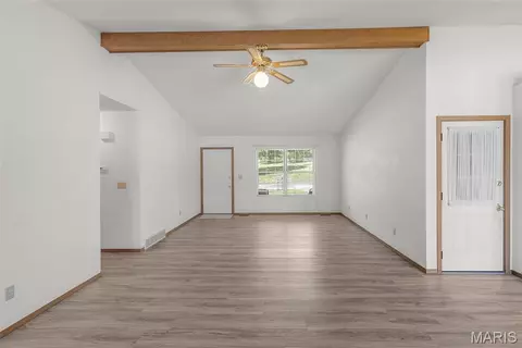 Living - 1681 Ridge Rd, Jackson, MO 63755 photo 3 of 5