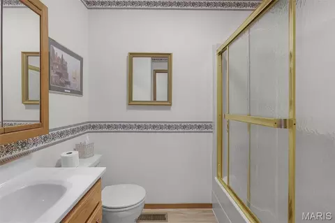 Bath - 1681 Ridge Rd, Jackson, MO 63755 photo 1 of 2