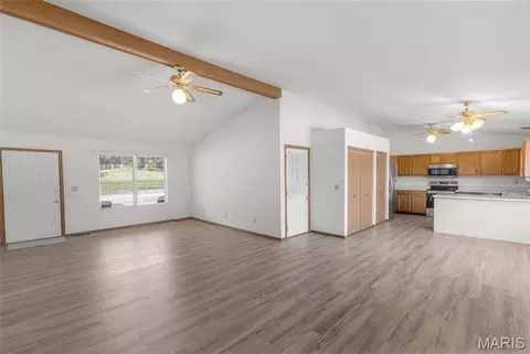 Living - 1681 Ridge Rd, Jackson, MO 63755 photo 4 of 5