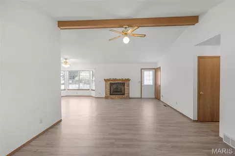 Living - 1681 Ridge Rd, Jackson, MO 63755 photo 1 of 5
