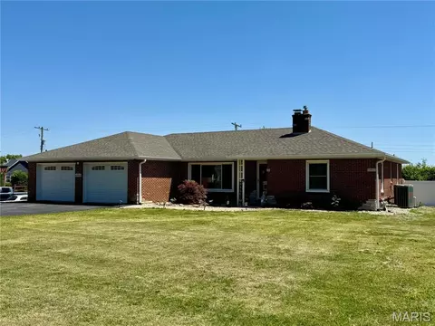 1202 Belleville St, Lebanon, IL 62254