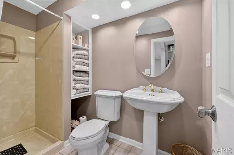 Bath - 1342 Oak Borough Dr, Ballwin, MO 63021 photo 5 of 5