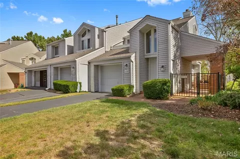 608 Highview Circle Dr, Ballwin, MO 63021