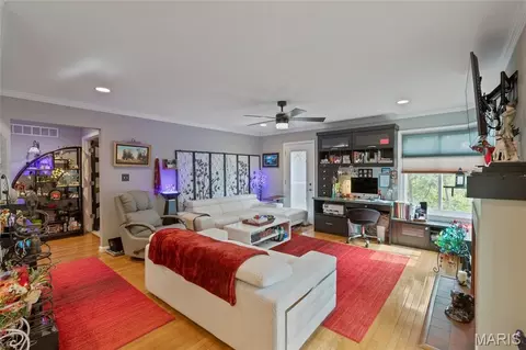 Living - 608 Highview Circle Dr, Ballwin, MO 63021 photo 1 of 4