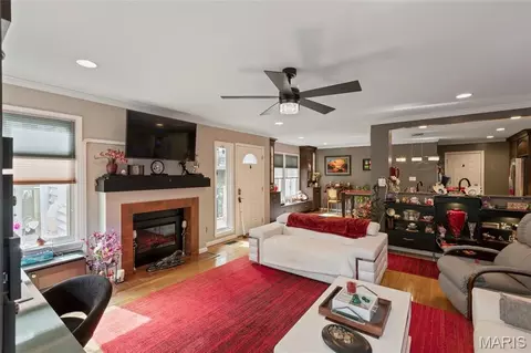 Living - 608 Highview Circle Dr, Ballwin, MO 63021 photo 4 of 4