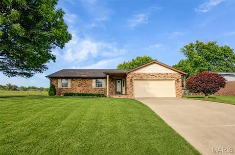 4441 Chantel Dr, Alton, IL 62002
