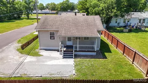 601 5th St, East Alton, IL 62024