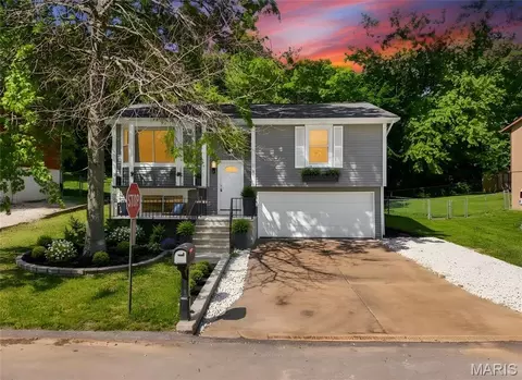 829 Country Haven Dr, Imperial, MO 63052