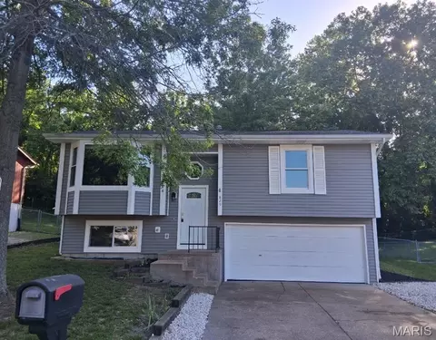 829 Country Haven Dr, Imperial, MO 63052