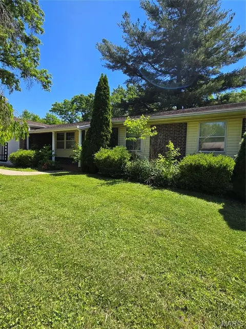 1116 Monaco Ln, Saint Charles, MO 63303