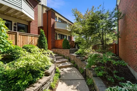 5571 Waterman Blvd #D, Saint Louis, MO 63112