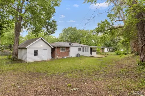 Exterior - 931 Thatcher Ave, Ferguson, MO 63135 photo 4 of 4