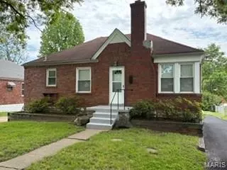 2146 Fairhaven Dr, Jennings, MO 63136