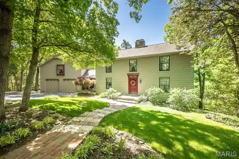 10 Ravinia Ln, Pacific, MO 63069
