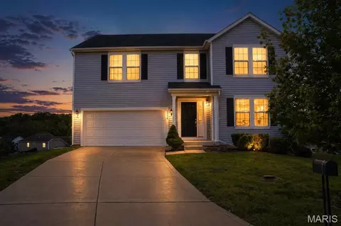 3336 Grace Hill Dr, Lake Saint Louis, MO 63367