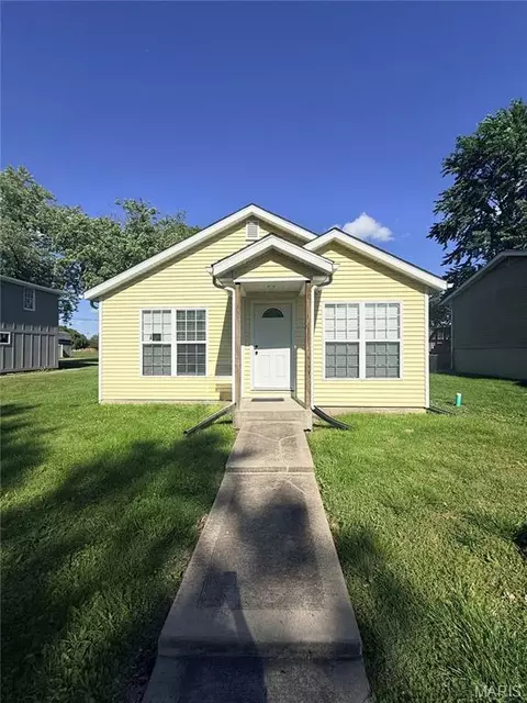 905 Madison St, Gillespie, IL 62033