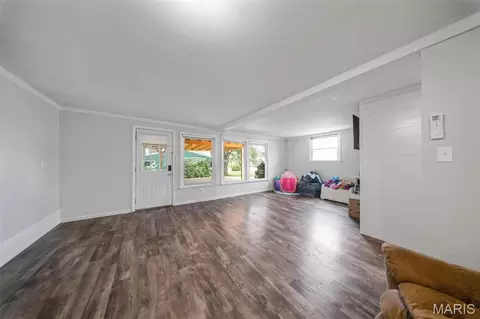 Living - 7 Southview Dr, Rolla, MO 65401 photo 1 of 7