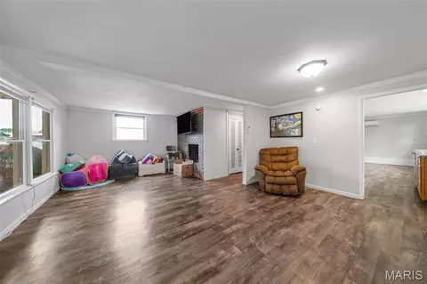 Living - 7 Southview Dr, Rolla, MO 65401 photo 2 of 7