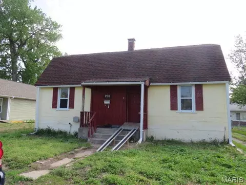 202 Washington Ave, East Alton, IL 62024