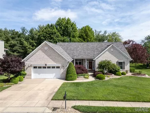 13 Weybridge Ct, Edwardsville, IL 62025