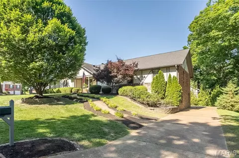 Exterior - 159 Spring Oaks Dr, Ballwin, MO 63011 photo 7 of 11